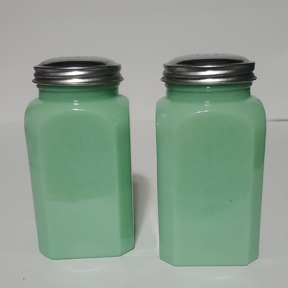 Green Salt and Pepper Shakers - Picture 2 of 7